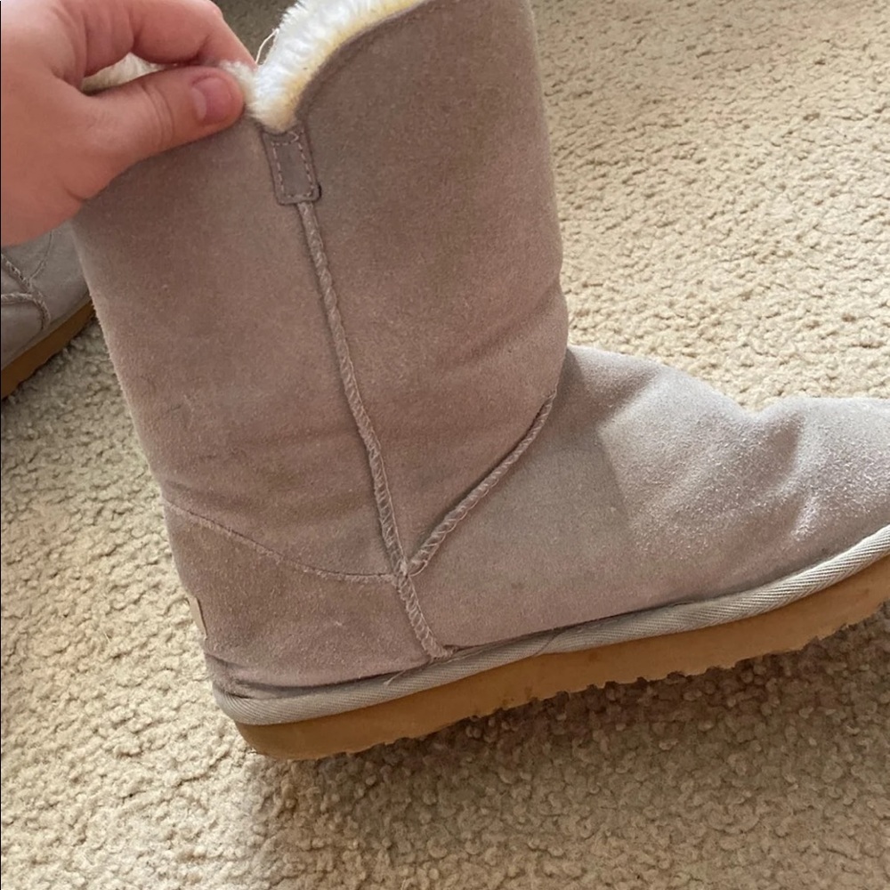 UGG Australia Boots - Picture 4 of 8